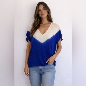 Guess Blue & Ivory V-Neck Blouse Ombre Short Sleeve Top